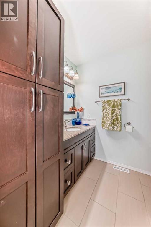 30 Edgewood Rise Nw, Calgary, AB - Indoor