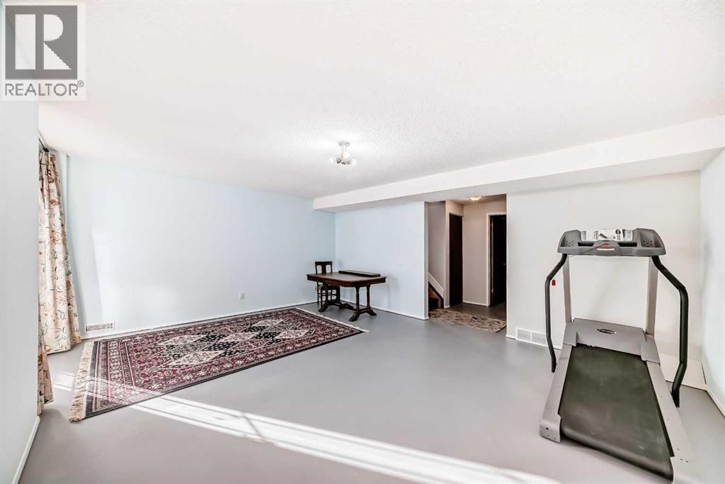30 Edgewood Rise Nw, Calgary, AB - Indoor