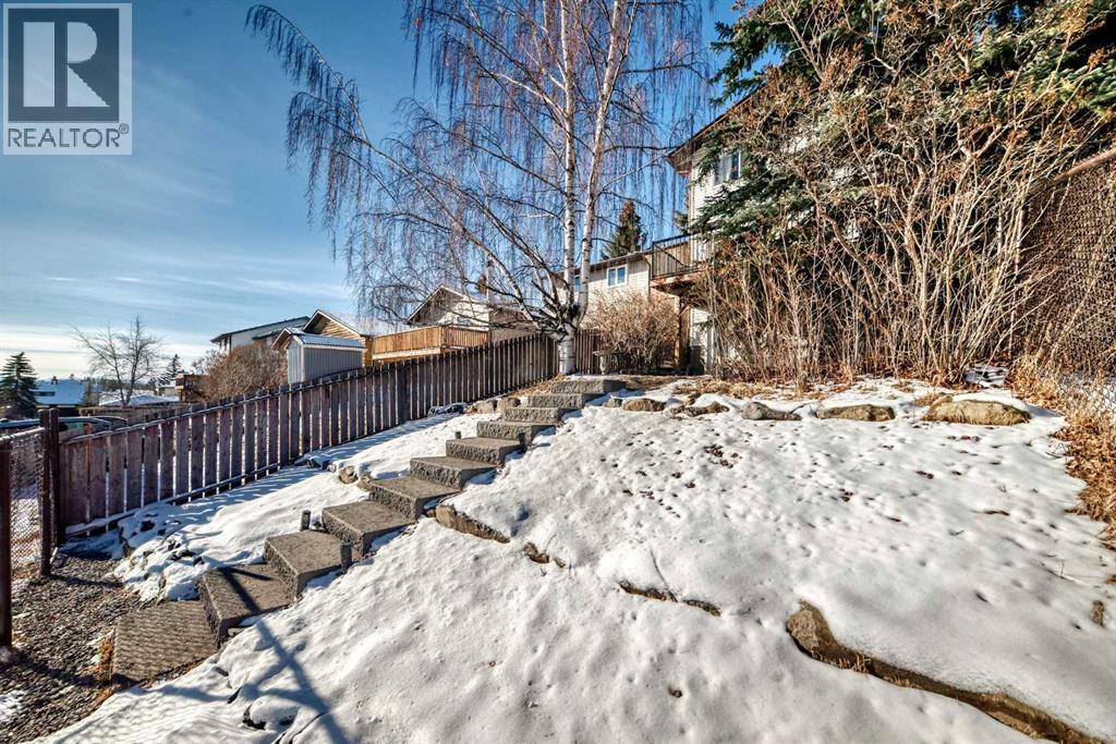 30 Edgewood Rise Nw, Calgary, AB - Outdoor