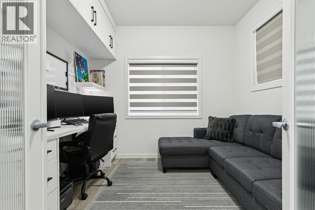 1124 Chinook Gate Bay Sw, Airdrie, AB - Indoor Photo Showing Office