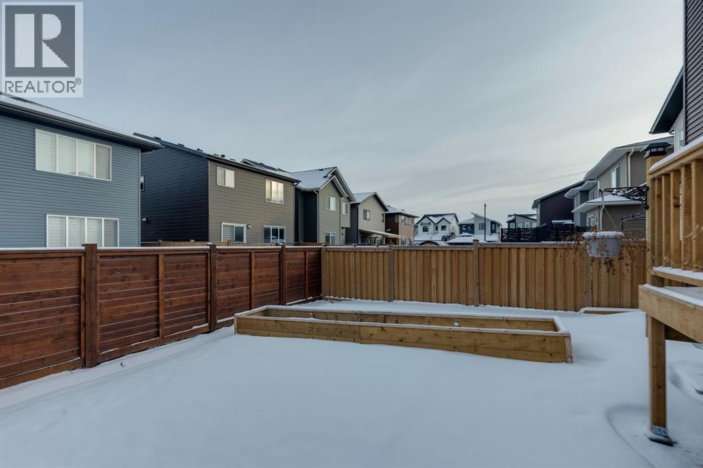 1124 Chinook Gate Bay Sw, Airdrie, AB - Outdoor