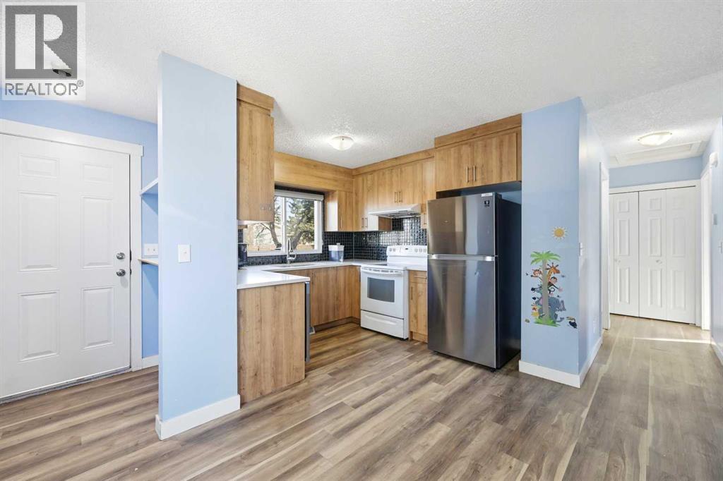 116 Falsby Road Ne, Calgary, AB - Indoor Photo Showing Kitchen