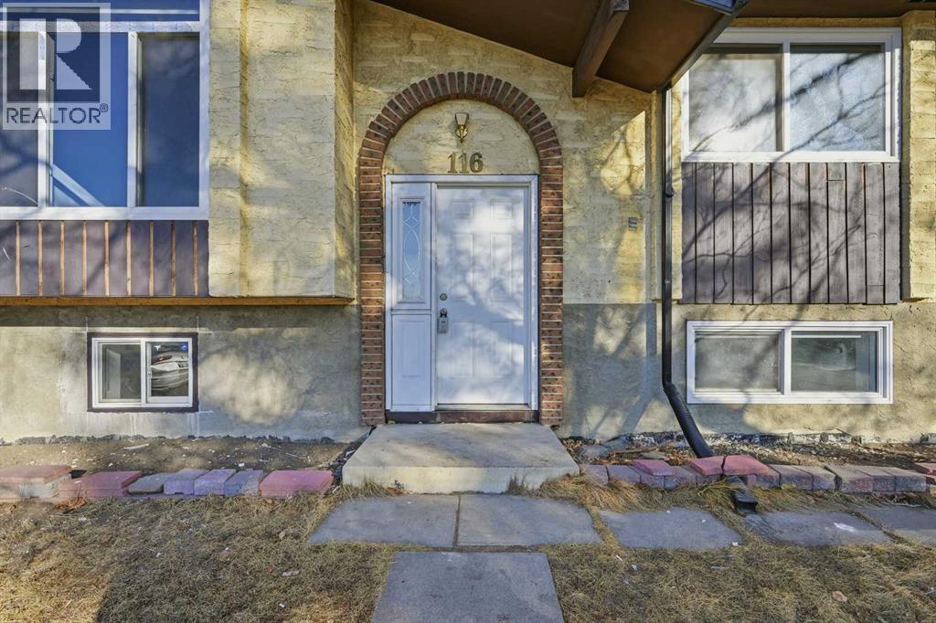 116 Falsby Road Ne, Calgary, AB - Outdoor