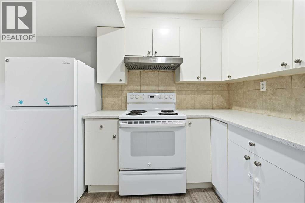 116 Falsby Road Ne, Calgary, AB - Indoor Photo Showing Kitchen