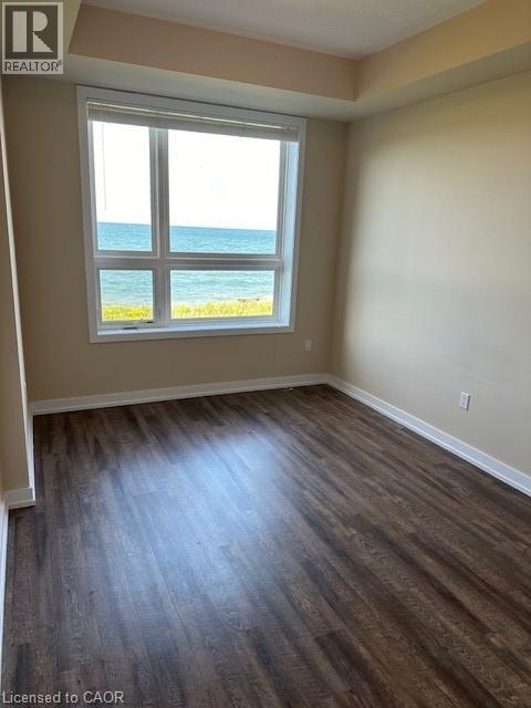 primary BR, walk-in closet - 35 Southshore Crescent Unit# 303, Stoney Creek, ON - Indoor Photo Showing Other Room