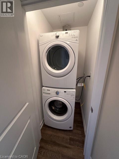 insuite laundry,full size w.d. - 35 Southshore Crescent Unit# 303, Stoney Creek, ON - Indoor Photo Showing Laundry Room
