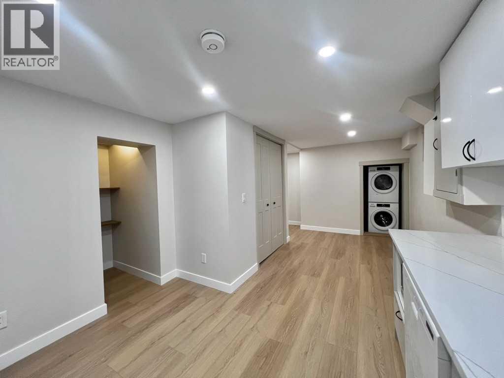 146 Springwood Drive Sw, Calgary, AB - Indoor