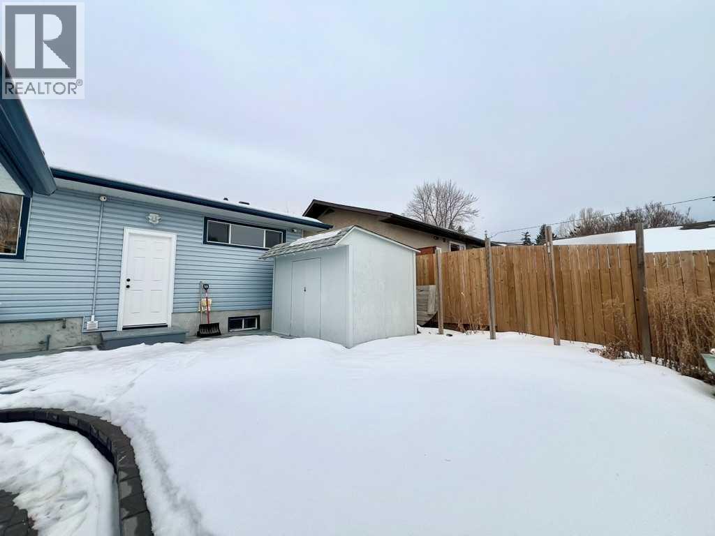 146 Springwood Drive Sw, Calgary, AB - Outdoor