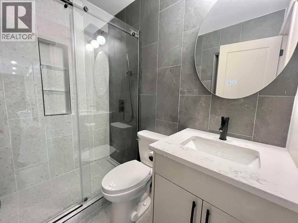 146 Springwood Drive Sw, Calgary, AB - Indoor Photo Showing Bathroom