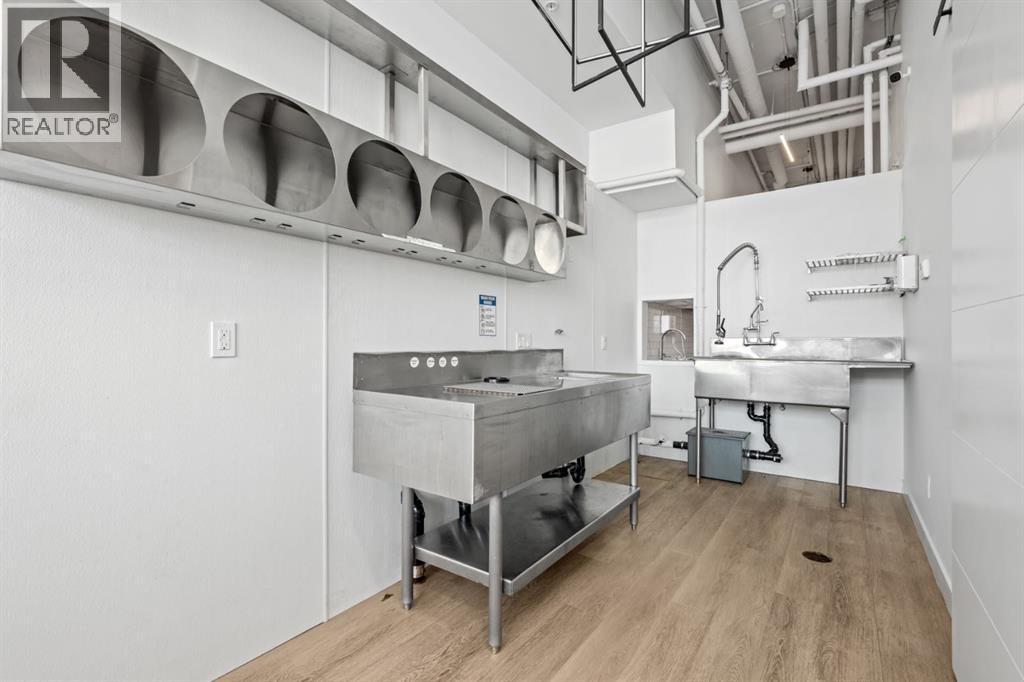 4537 Bowness Road Nw, Calgary, AB