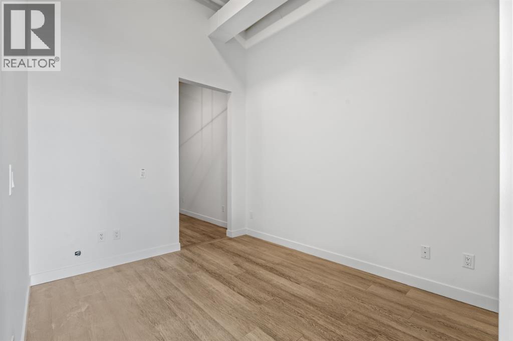 4537 Bowness Road Nw, Calgary, AB