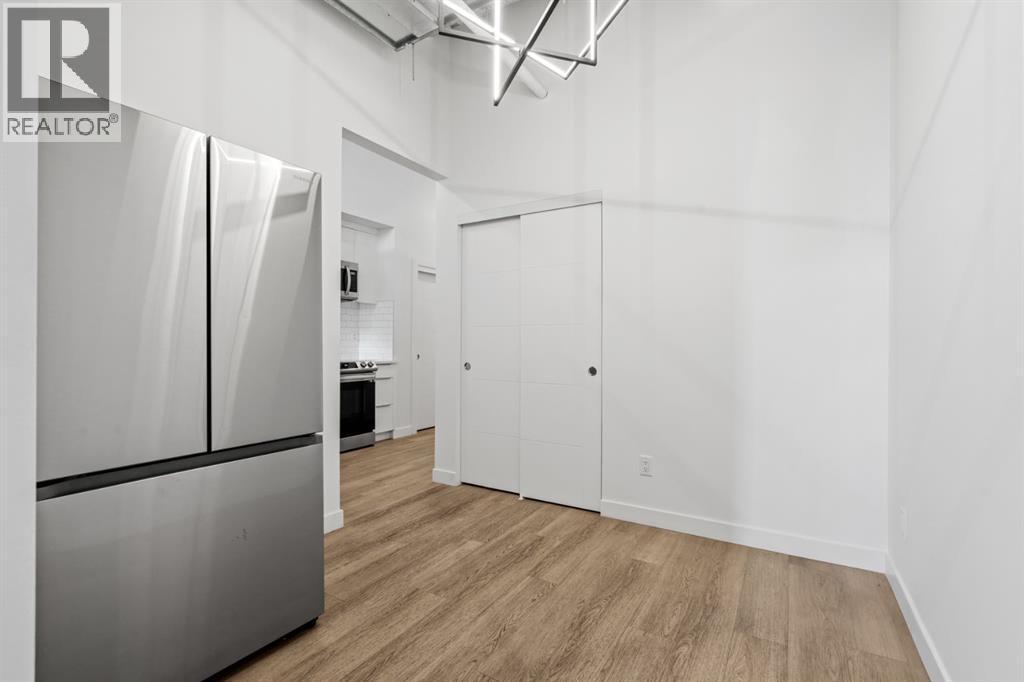 4537 Bowness Road Nw, Calgary, AB