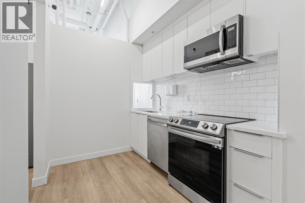 4537 Bowness Road Nw, Calgary, AB