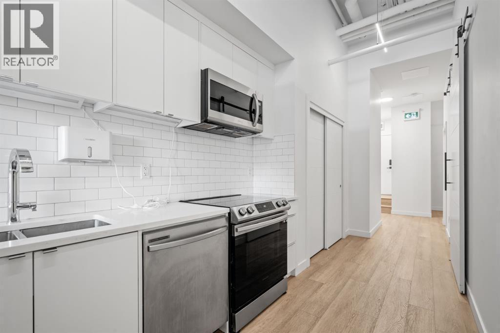 4537 Bowness Road Nw, Calgary, AB