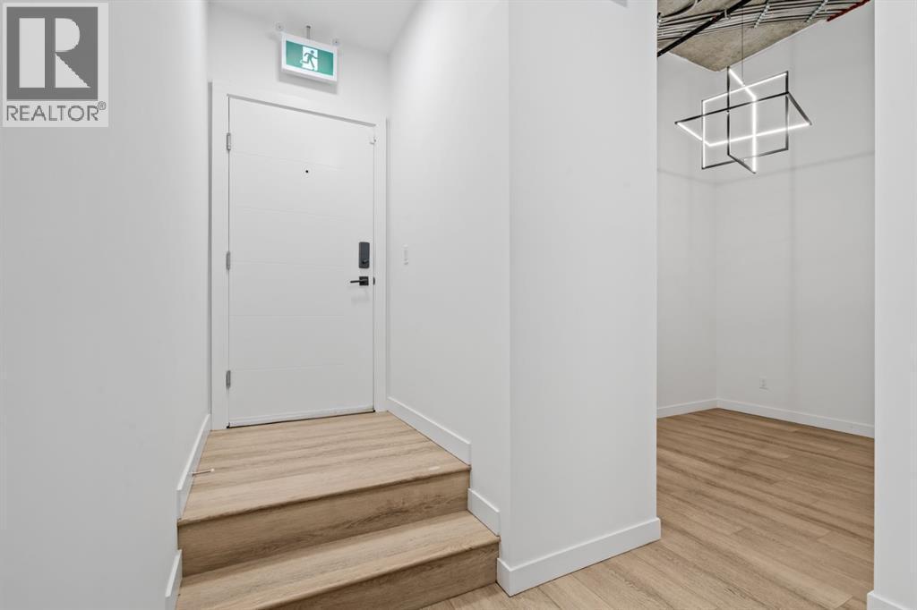 4537 Bowness Road Nw, Calgary, AB