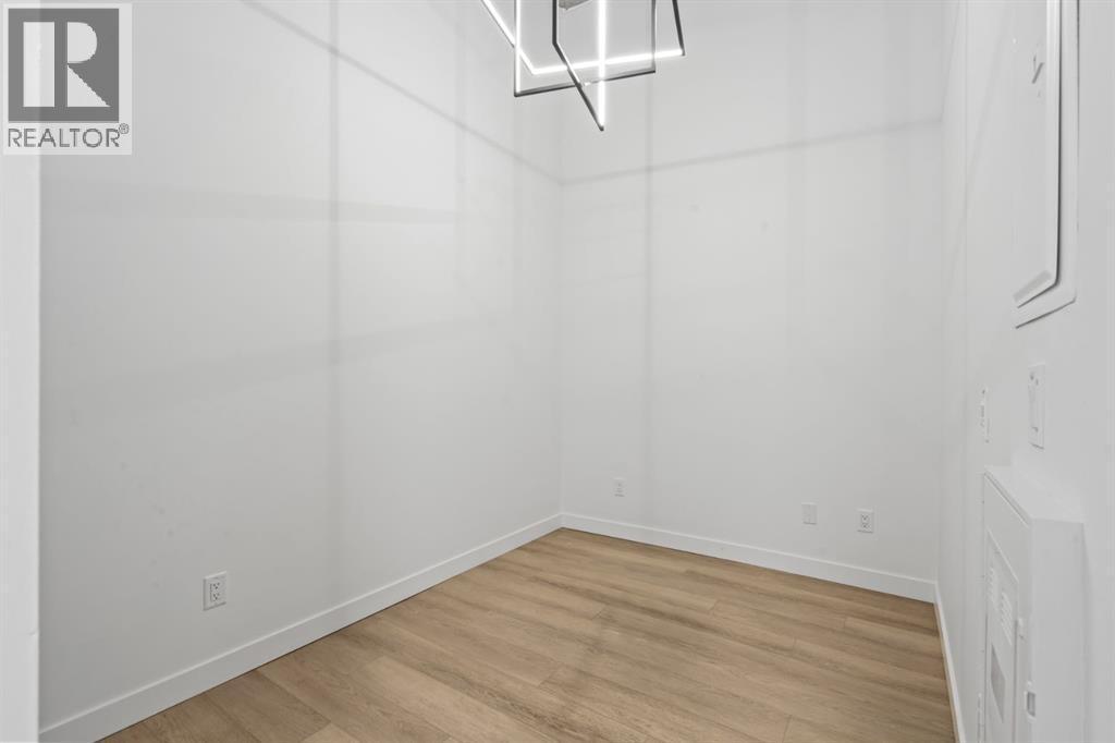 4537 Bowness Road Nw, Calgary, AB