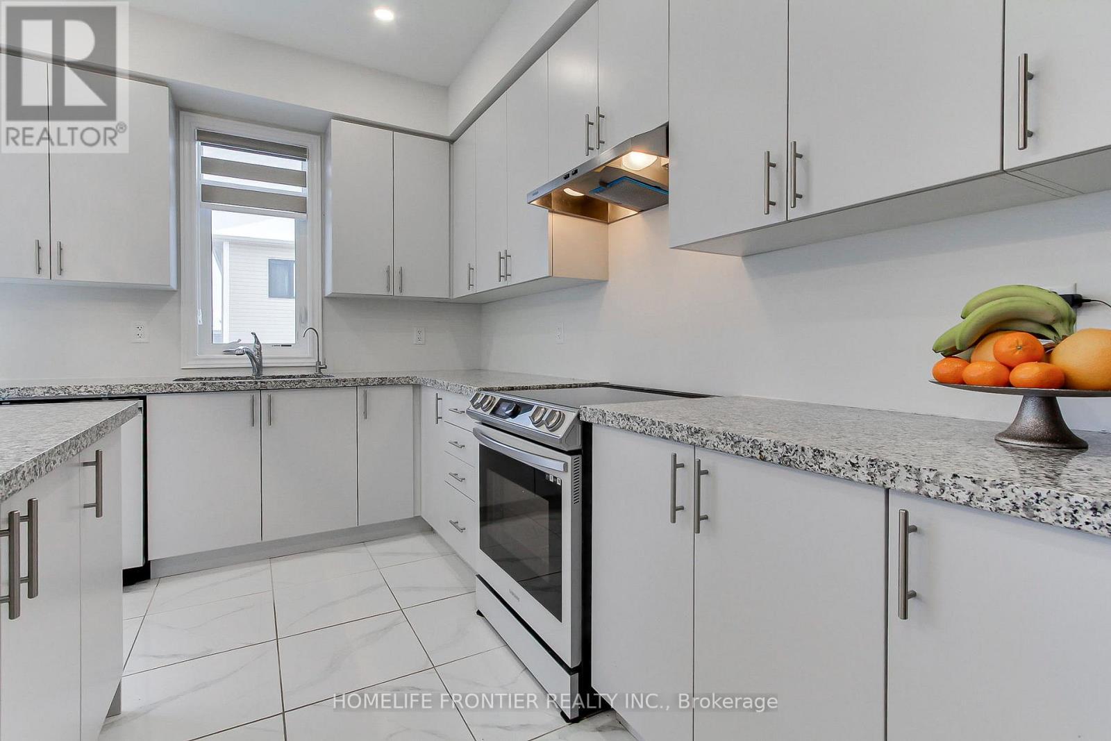145 Terry Fox Drive, Barrie, ON - Indoor Photo Showing Kitchen With Upgraded Kitchen