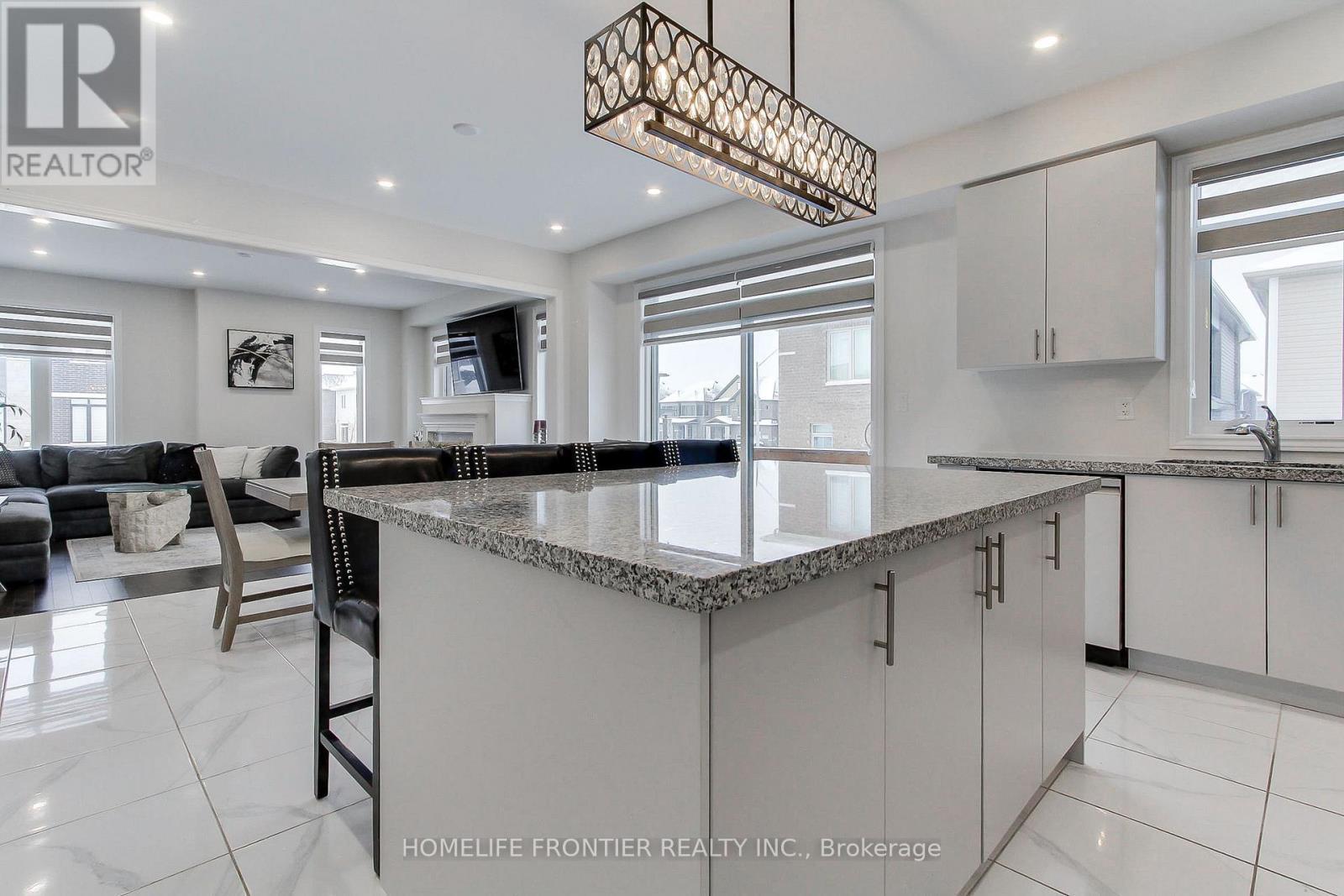 145 Terry Fox Drive, Barrie, ON - Indoor Photo Showing Kitchen With Upgraded Kitchen