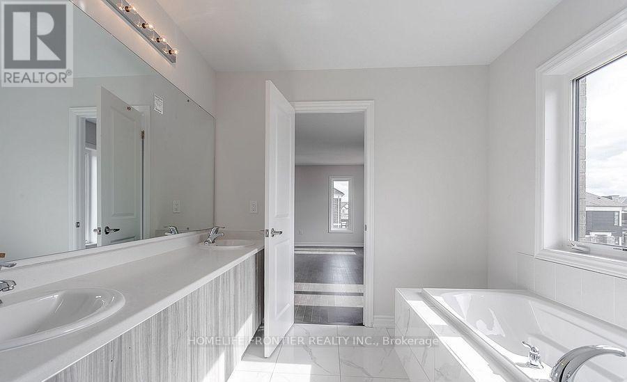 145 Terry Fox Drive, Barrie, ON - Indoor Photo Showing Bathroom