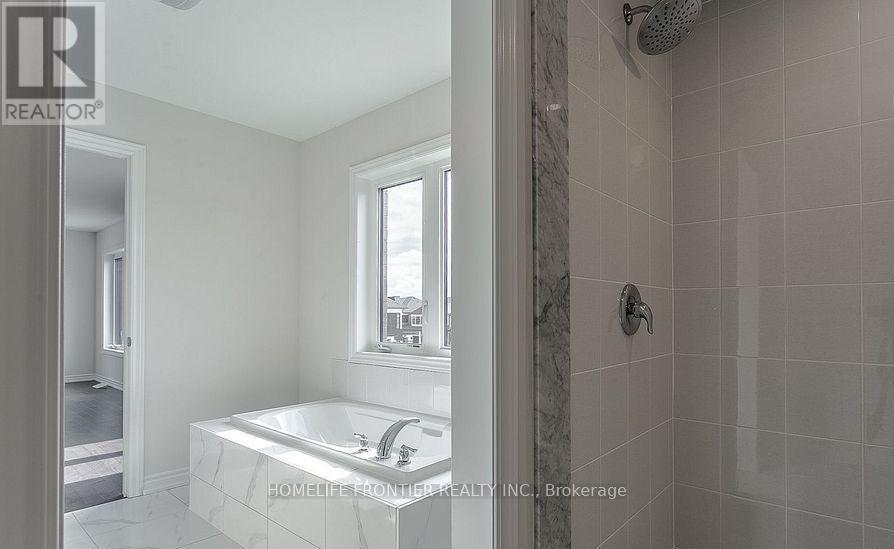145 Terry Fox Drive, Barrie, ON - Indoor Photo Showing Bathroom