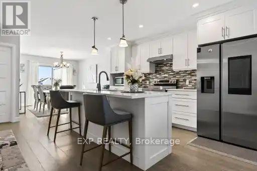 2390 Watson Crescent, Cornwall, ON - Indoor Photo Showing Kitchen With Upgraded Kitchen