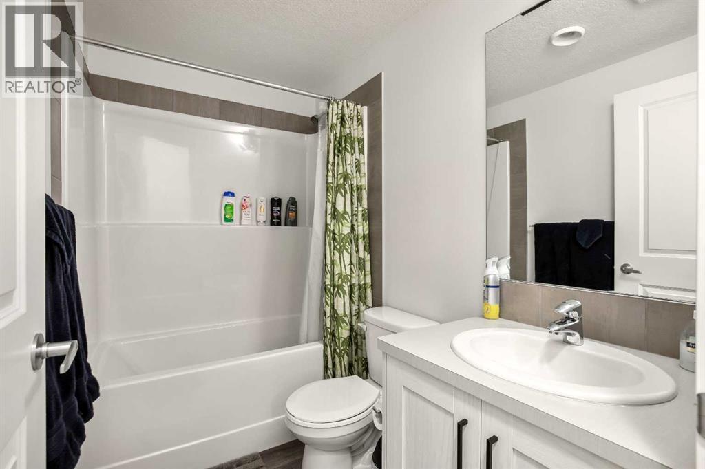223 Savanna Way Ne, Calgary, AB - Indoor Photo Showing Bathroom
