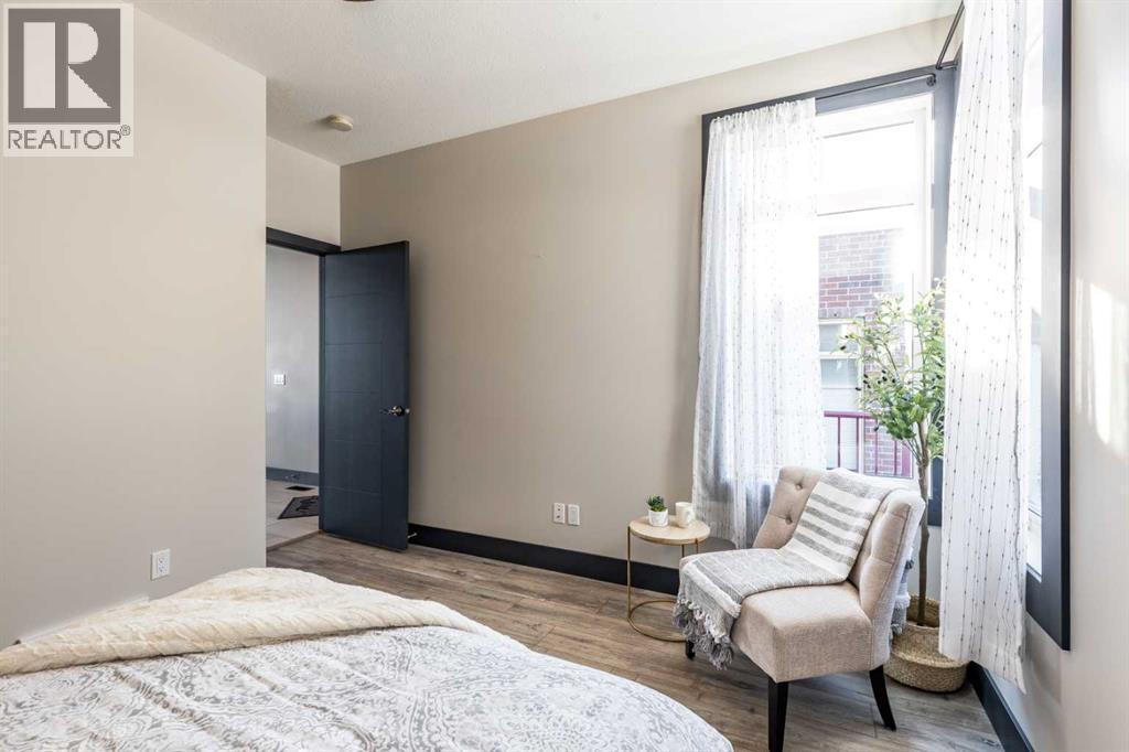 22 Palisades Lane Ne, Medicine Hat, AB - Indoor Photo Showing Bedroom