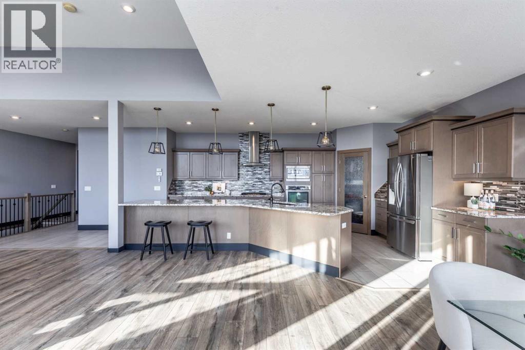 22 Palisades Lane Ne, Medicine Hat, AB - Indoor Photo Showing Kitchen With Upgraded Kitchen