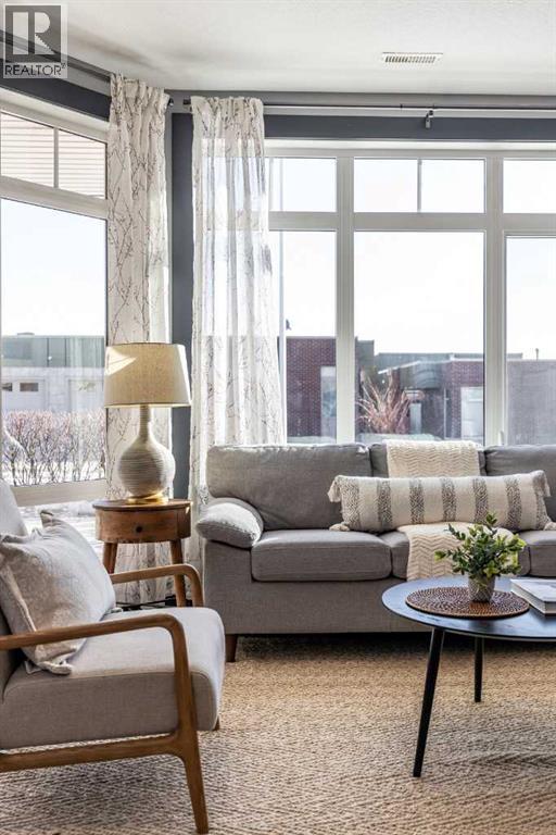 22 Palisades Lane Ne, Medicine Hat, AB - Indoor Photo Showing Living Room