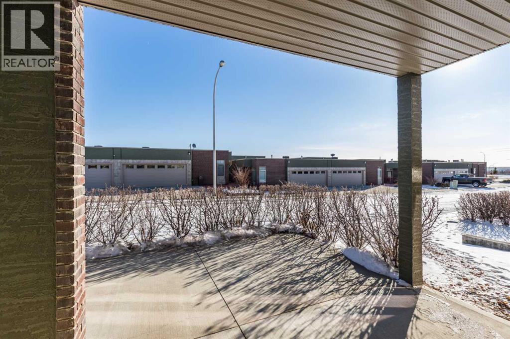 22 Palisades Lane Ne, Medicine Hat, AB - Outdoor