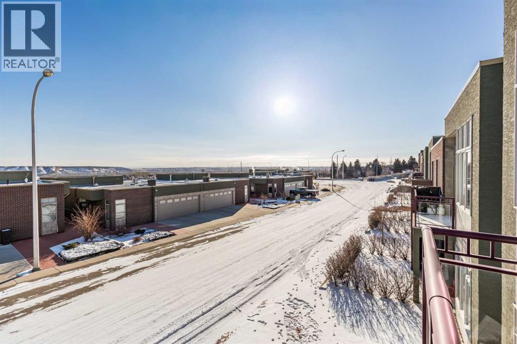 22 Palisades Lane Ne, Medicine Hat, AB - Outdoor