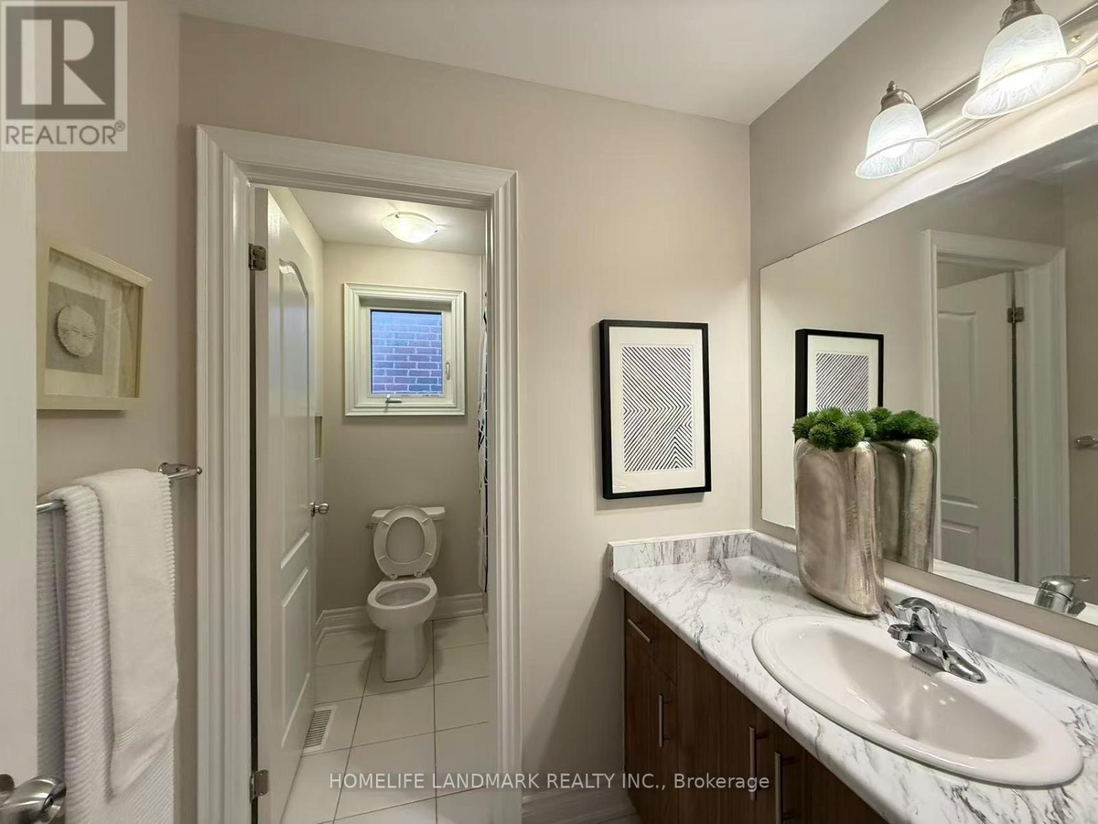 829 Langford Boulevard, Bradford West Gwillimbury, ON - Indoor Photo Showing Bathroom
