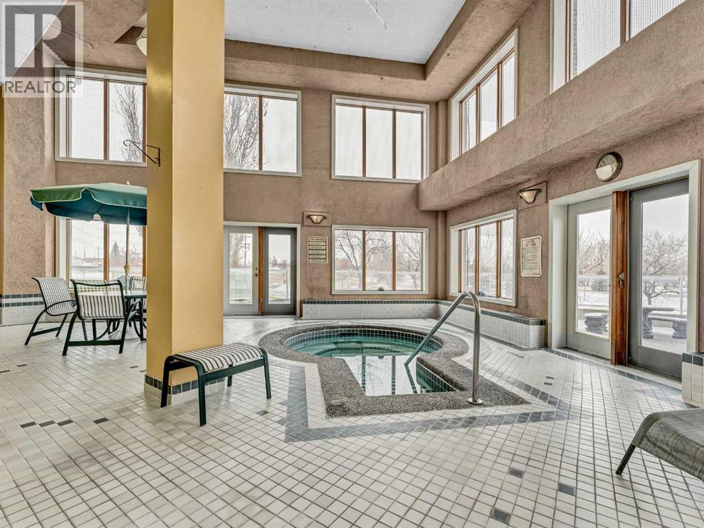 208, 1182 Southview Drive Se, Medicine Hat, AB - Indoor Photo Showing Other Room