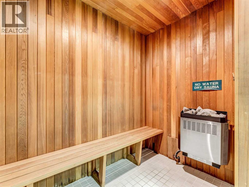 208, 1182 Southview Drive Se, Medicine Hat, AB - Indoor Photo Showing Other Room