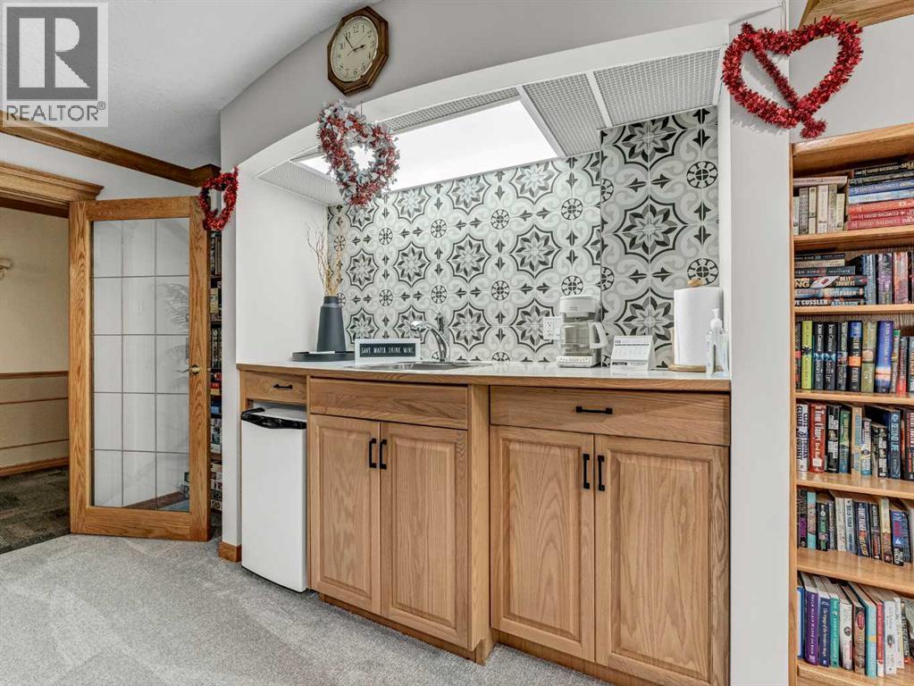 208, 1182 Southview Drive Se, Medicine Hat, AB - Indoor