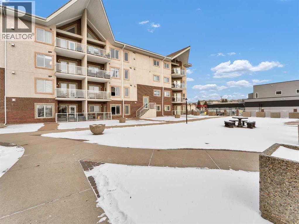 208, 1182 Southview Drive Se, Medicine Hat, AB - Outdoor With Facade