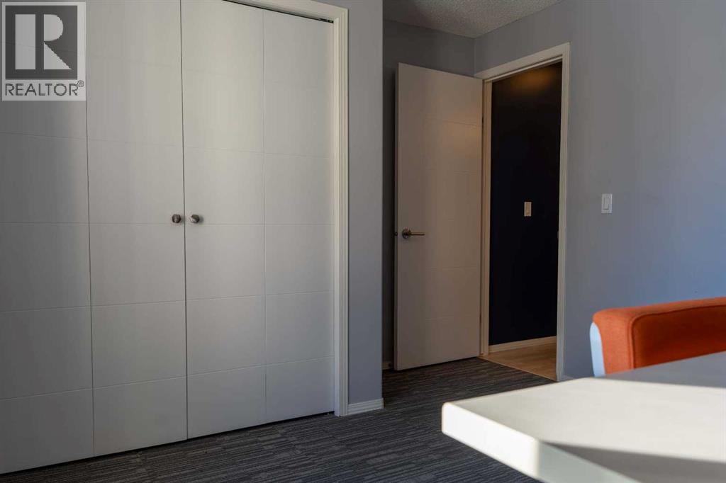 2nd bedroom - 206, 2000 Citadel Meadow Point Nw, Calgary, AB - Indoor Photo Showing Other Room