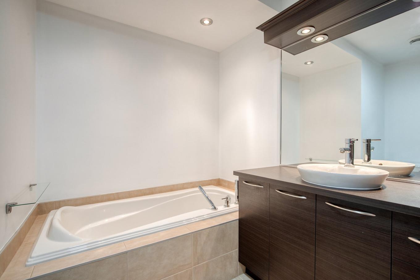 Bathroom - 102-554 Ch. Du Grand-Bernier N., Saint-Jean-Sur-Richelieu, QC - Indoor Photo Showing Bathroom