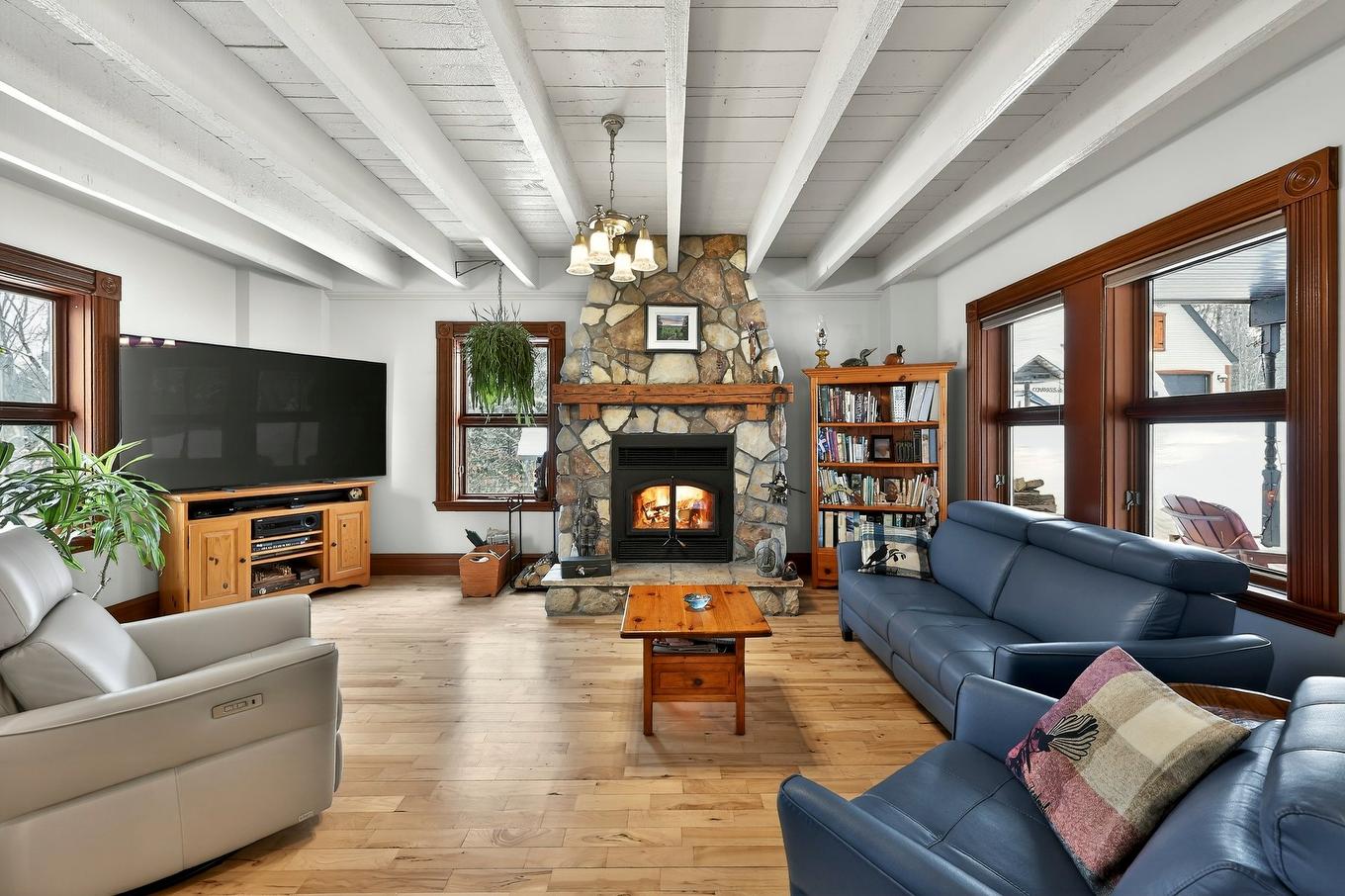 Salon - 57 Mtée De L'Église, Mille-Isles, QC - Indoor Photo Showing Living Room With Fireplace