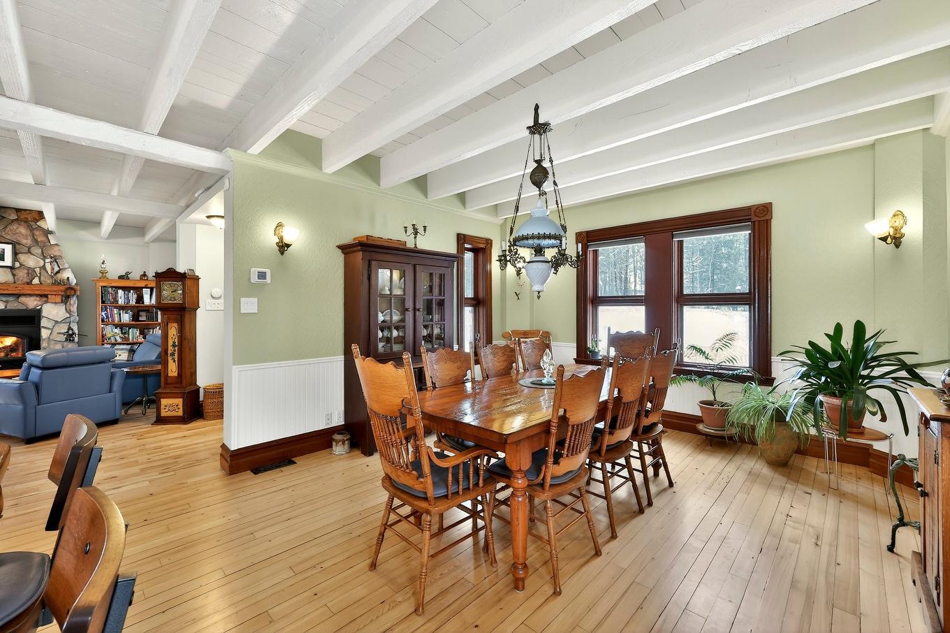 Salle à manger - 57 Mtée De L'Église, Mille-Isles, QC - Indoor Photo Showing Dining Room With Fireplace