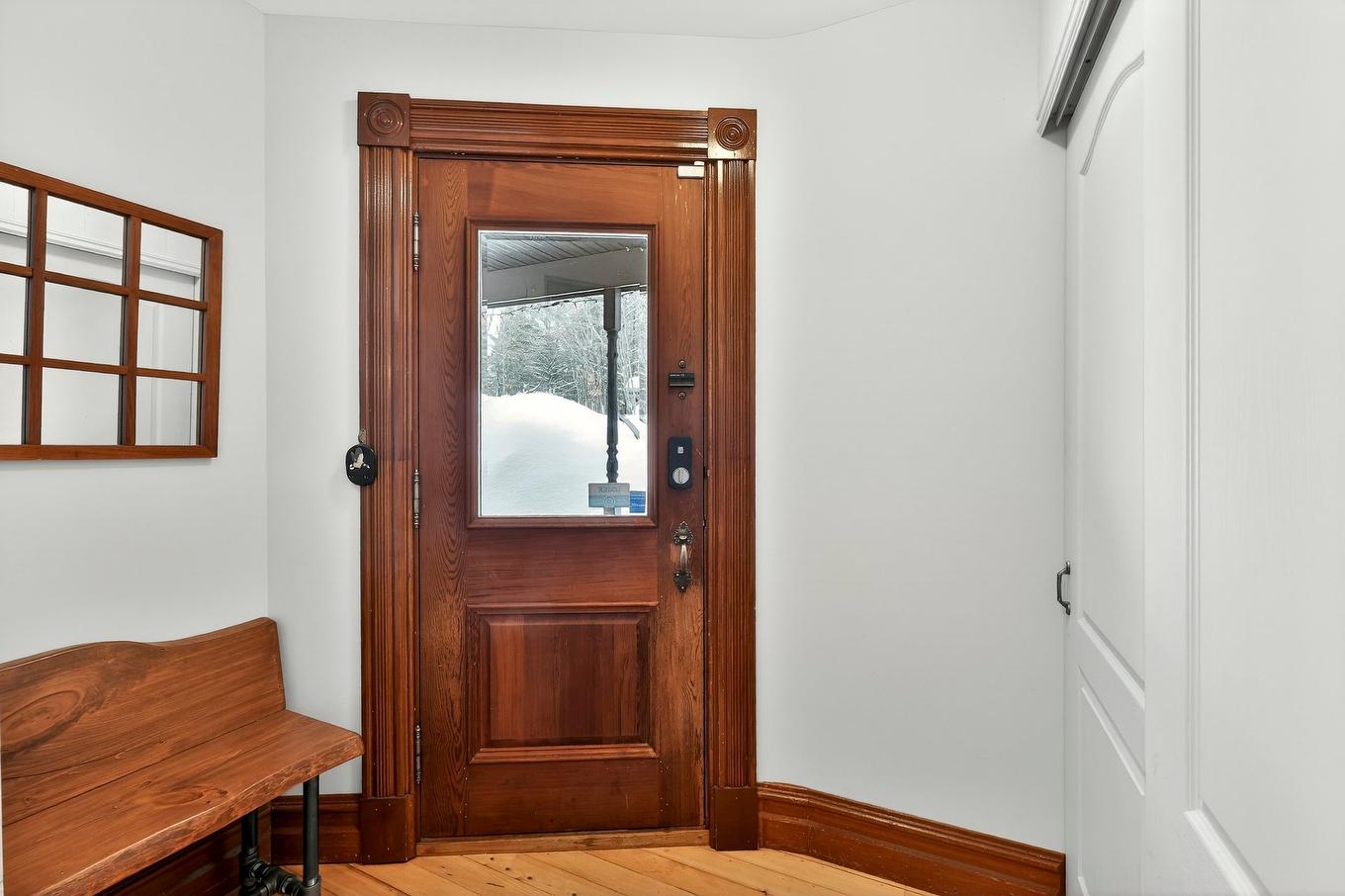 Hall d'entrée/Vestibule - 57 Mtée De L'Église, Mille-Isles, QC - Indoor Photo Showing Other Room