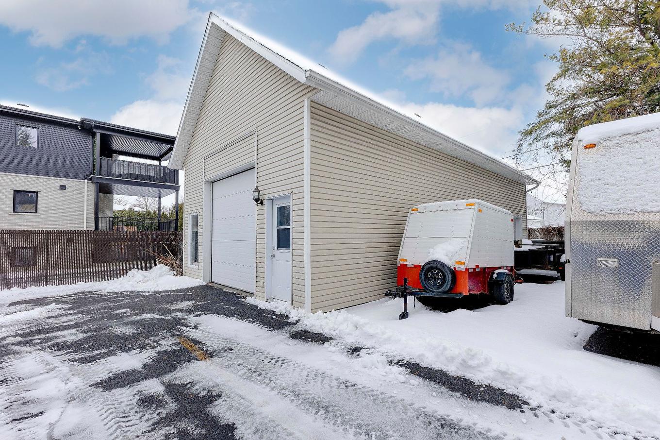 Garage - 592 Ch. Du Grand-Bernier N., Saint-Jean-Sur-Richelieu, QC - Outdoor