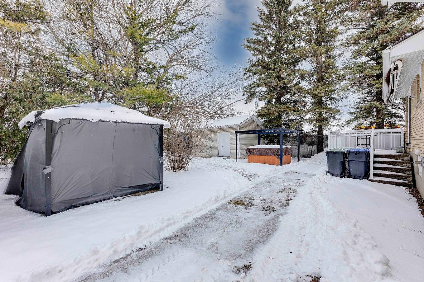 Back facade - 592 Ch. Du Grand-Bernier N., Saint-Jean-Sur-Richelieu, QC - Outdoor