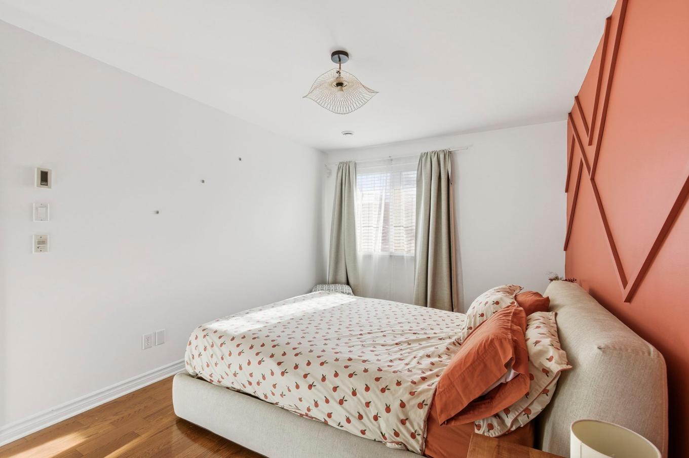 Primary bedroom - 3-2032 Rue Viau, Montréal (Mercier/Hochelaga-Maisonneuve), QC - Indoor Photo Showing Bedroom