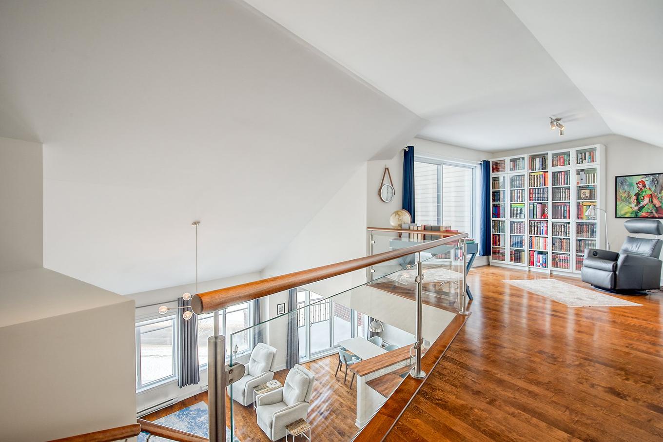 Mezzanine - 305-530 Rue Martel, Chambly, QC - Indoor Photo Showing Other Room