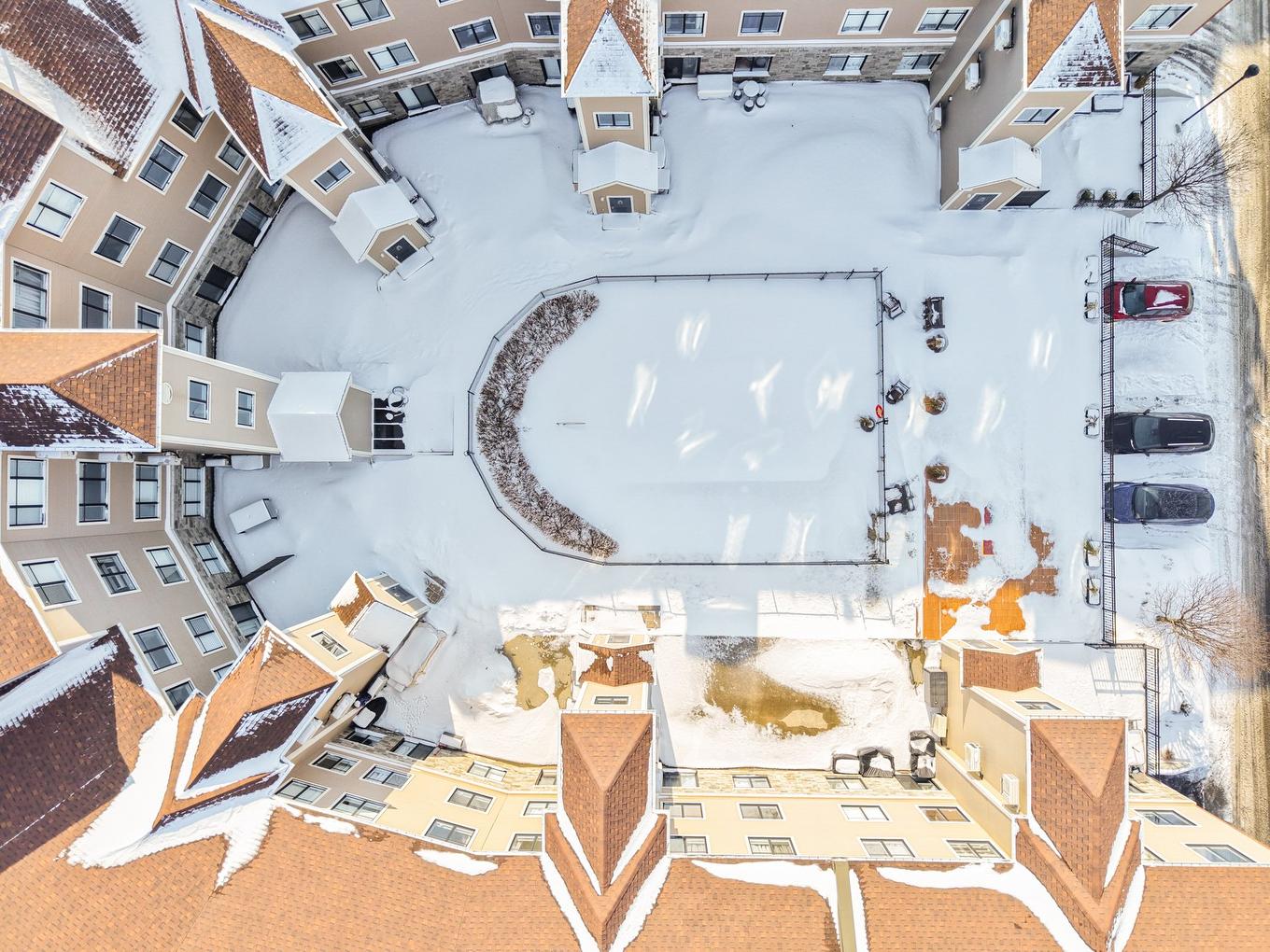 Piscine - 305-530 Rue Martel, Chambly, QC -