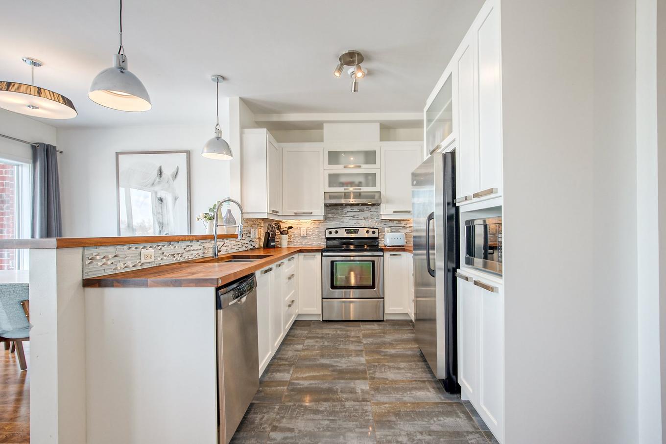 Cuisine - 305-530 Rue Martel, Chambly, QC - Indoor Photo Showing Kitchen With Upgraded Kitchen