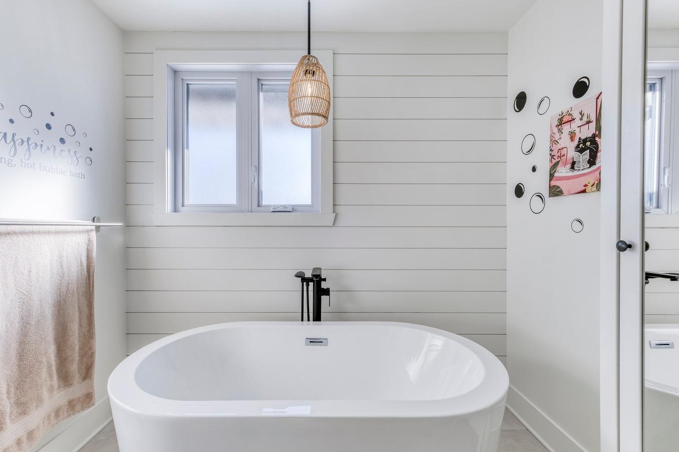 Salle de bains - 296 Rue Élie, Laval (Fabreville), QC - Indoor Photo Showing Bathroom