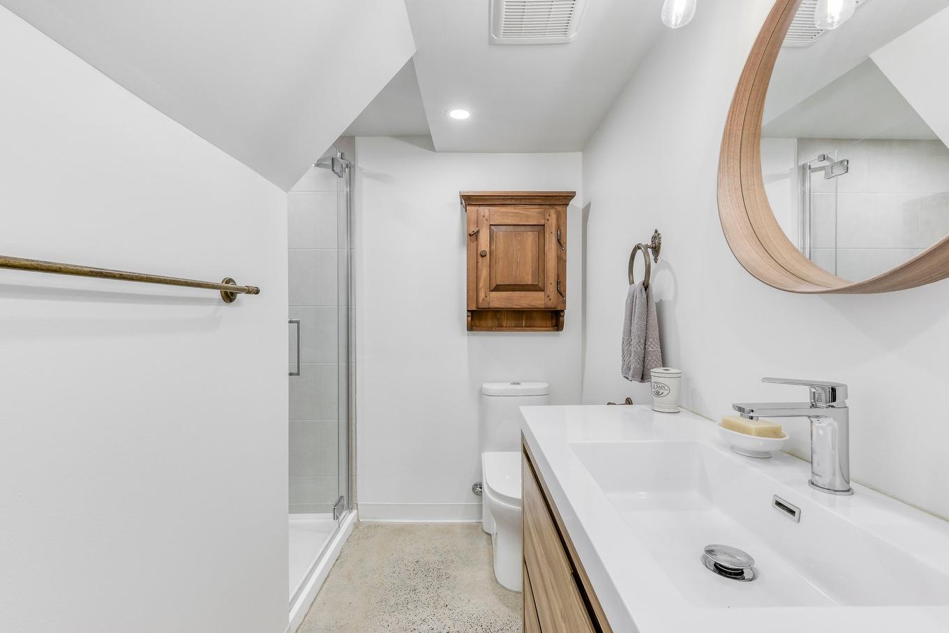 Salle de bains - 296 Rue Élie, Laval (Fabreville), QC - Indoor Photo Showing Bathroom