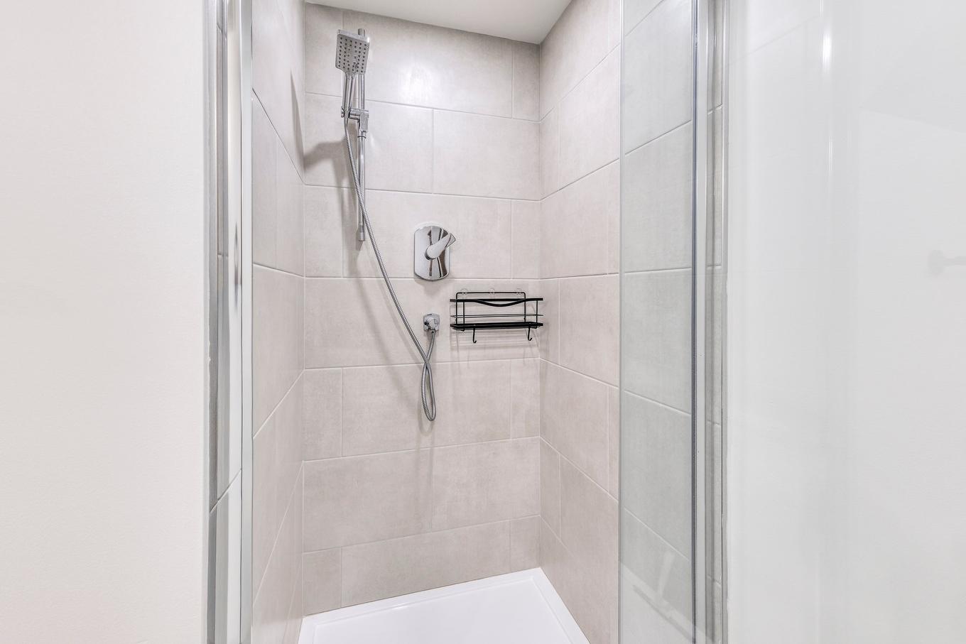 Salle de bains - 296 Rue Élie, Laval (Fabreville), QC - Indoor Photo Showing Bathroom